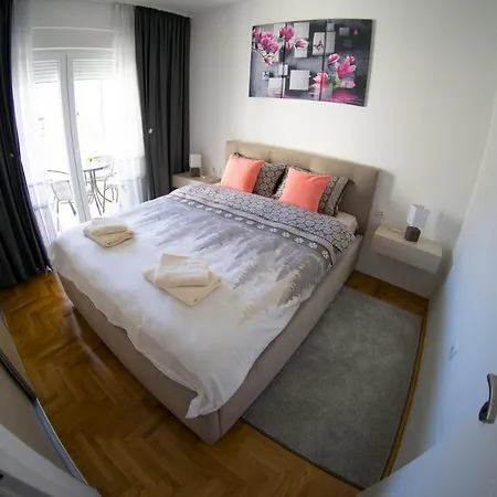 Emilija 1 *