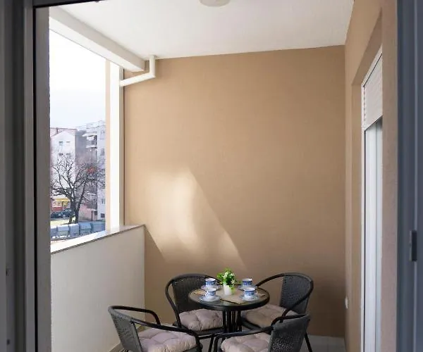 Emilija شقة تريبينيي